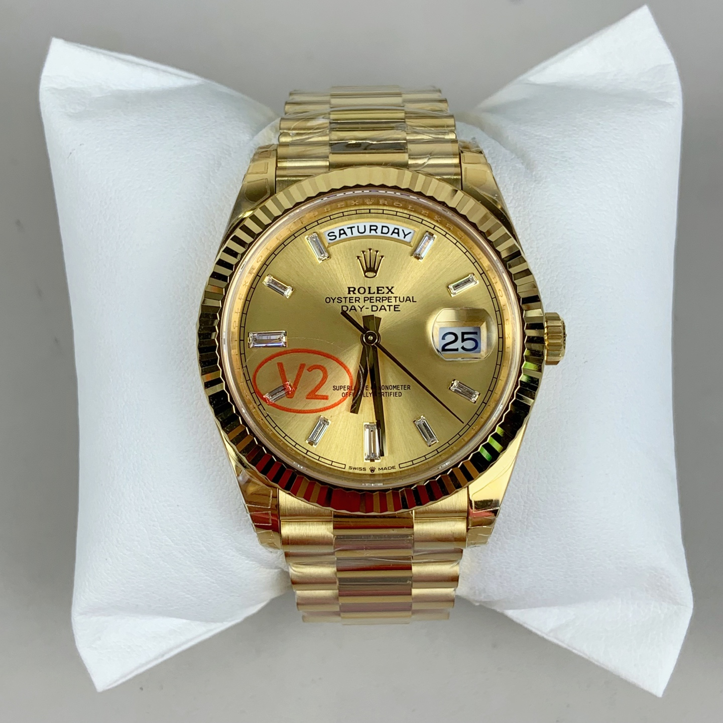 VS Factory Rolex DD40 228238 Yellow Gold Champagne VS Factory Rolex Day-Date 40 Ref. 228238 Yellow Gold Champagne Baguette Diamond Dial